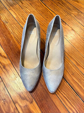 Eileen Fisher Hawk Metallic Suede Pump Gray US 9.5